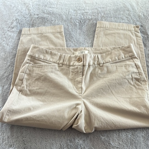Ann Taylor Loft khaki capris  size 10 petite - Picture 5 of 6